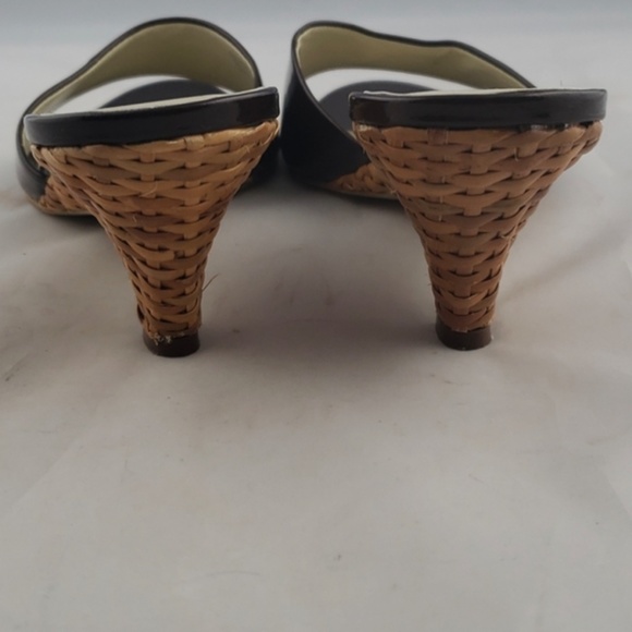 Anne Klein Akhoola Wedge Slides Patent Leather EUC - Picture 5 of 6
